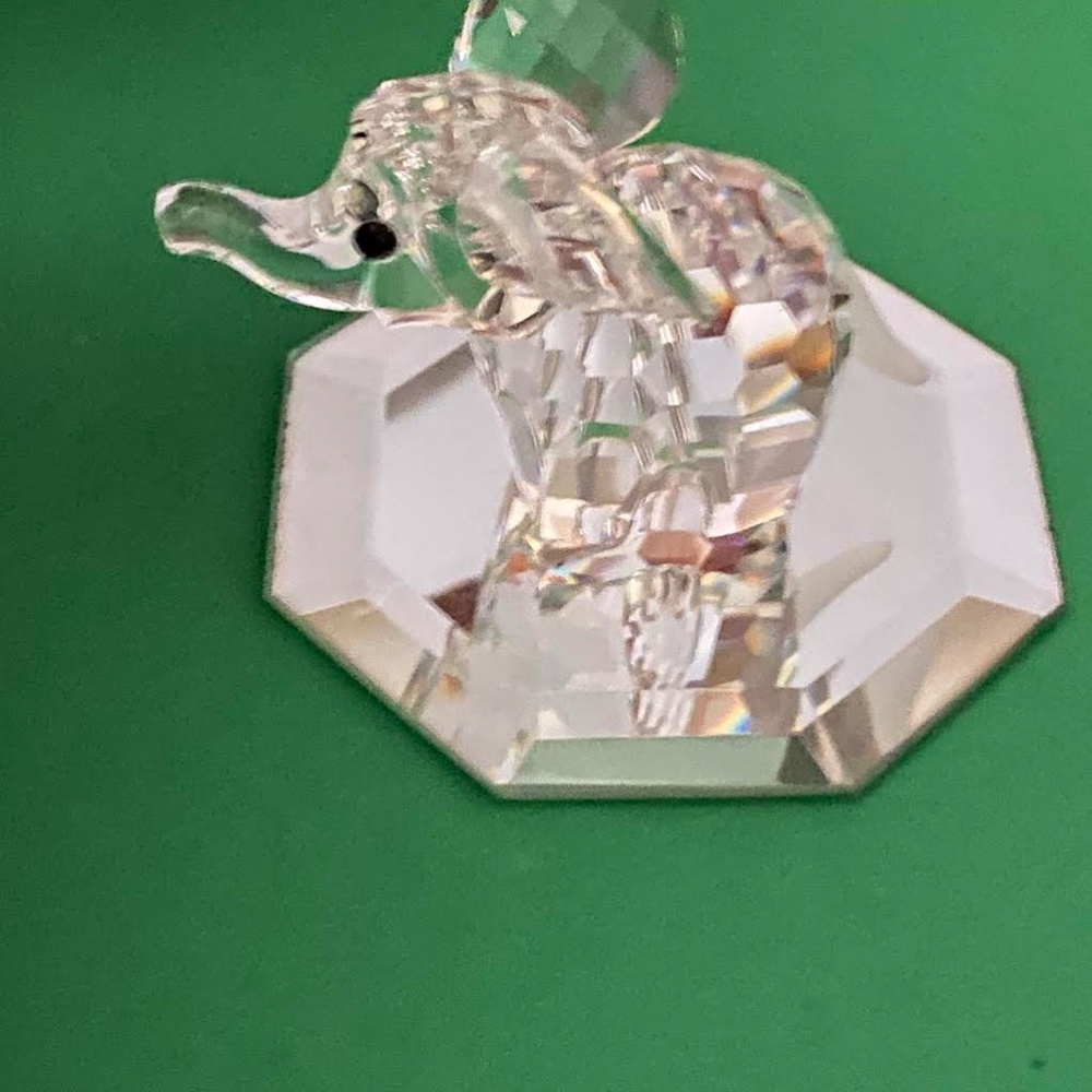 Vintage Swarovski Elephant Figure - Picture 9 of 9